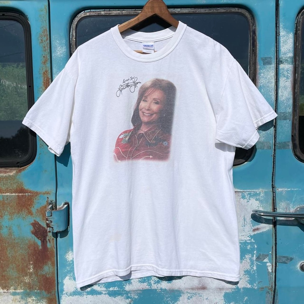 Homemade love you Loretta Lynn country music graphic t-shirt